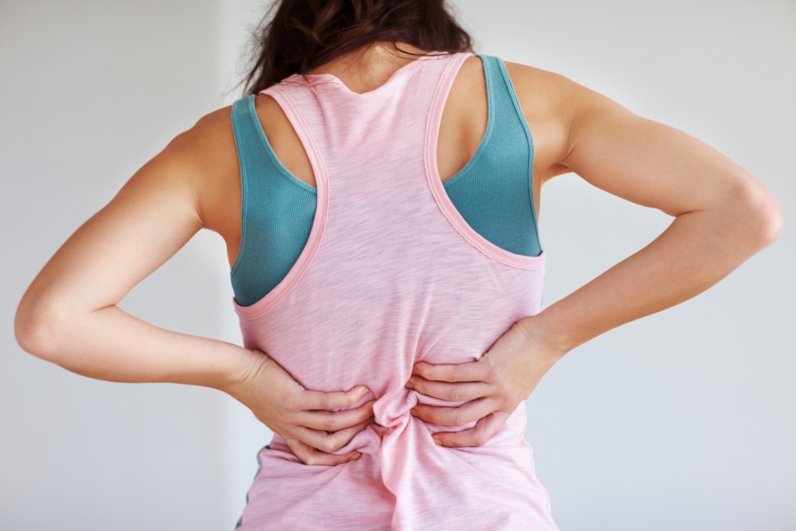Hoy en día el 70% de las consultas realizadas en los consultorios de traumatología son por dolores a nivel cervical, especialmente en el área de espalda y cintura.